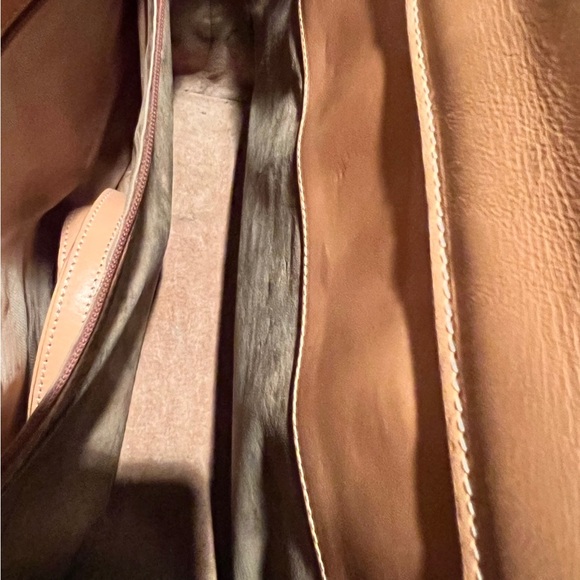 SISO - Leather Zippered Tote - Picture 4 of 8